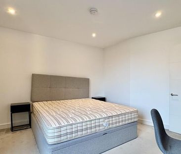 3 bedroom flat to rent - Photo 3