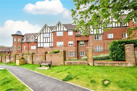 Oakfield Close, Amersham, Buckinghamshire,HP6 - Photo 2