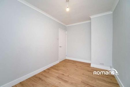 Beta Road, Farnborough, GU14 - Photo 4