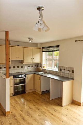 34 Whitethorn Avenue, Newtownards, BT23 8WT - Photo 2