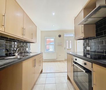 3 bedroom End Terraced House to let - Photo 6