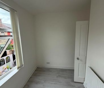 3 Bed Detached House, Cedardale Road, L9 - Photo 2