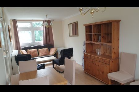 5 Bed Flat, Lorrimore Square, SE17 - Photo 3