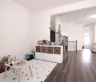 For Lease - 32 Ferragine Crescent, Bradford West Gwillimbury, Ontario - Photo 3