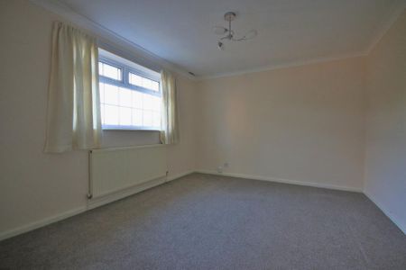 3 bedroom detached house to rent - Photo 2