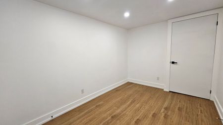 For Lease - 10 Juliana Court, Toronto, Ontario - Photo 3