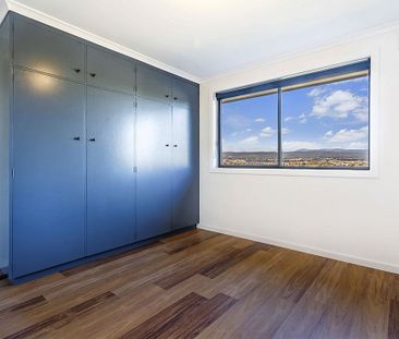 Refurbished Apartment with Stunning Views - Photo 3