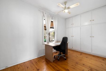 Comfort, Space and Convenience in a Prime Location - Photo 5