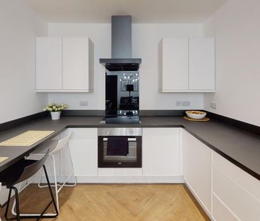 5 bedroom flat to rent - Photo 2