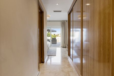 Apartment in Estepona, Costa del Sol - Photo 4