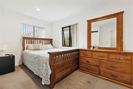 MANUREWA, 4 BEDROOMS - Photo 5