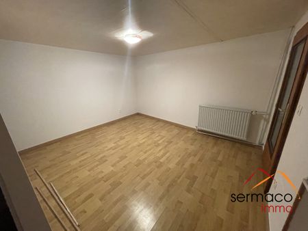 Appartement de tpe F4/F5 - Photo 2