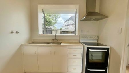 Sunny & Private | Celtic Crescent! - Photo 3