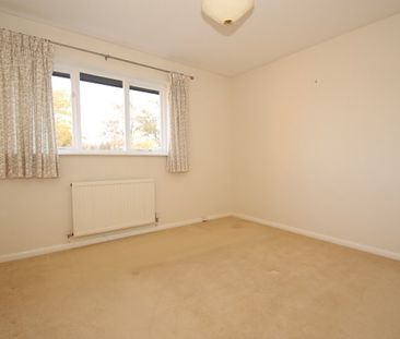 Bisley, Woking - Photo 2