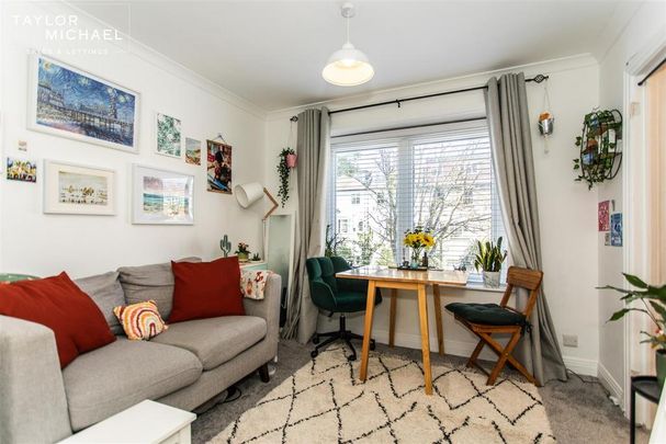 Studio to rent - Photo 1