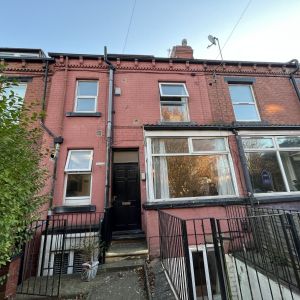 5 bedroom terraced house to rent - Photo 2