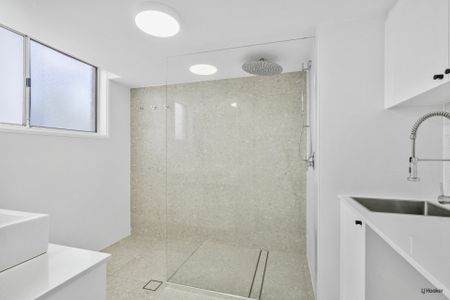 TWO BEDROOM BEACHSIDE UNIT - WALK TO BEACH! - Photo 5