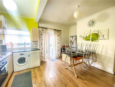 3 bedroom terraced house to rent - Photo 4