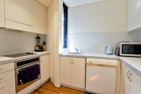 Redfern - Photo 4