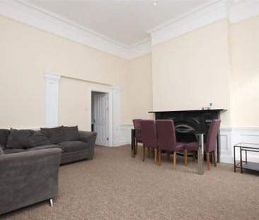 3 bedroom flat to rent - Photo 2