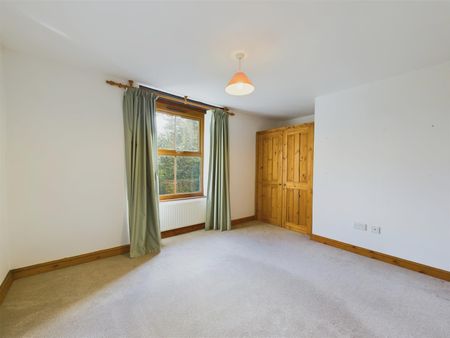 Three bed detached house to rent in Pipers Pool, Launceston, PL15 - Photo 3