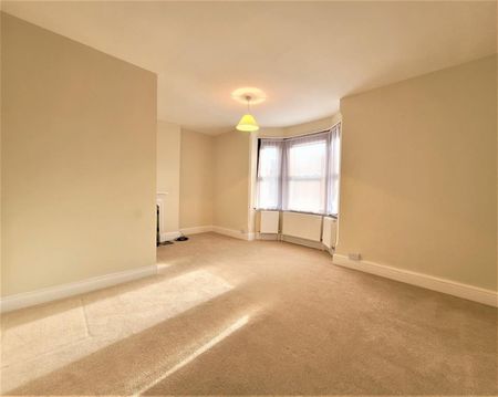 5 bedroom House To Let - Photo 2