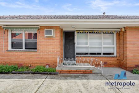 4/11 St Kinnord Street, ABERFELDIE, VIC - Photo 5