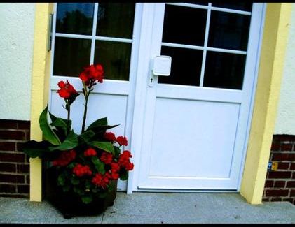 zu Vermieten 2 Zimmer Wohnung / Apartment - Foto 1