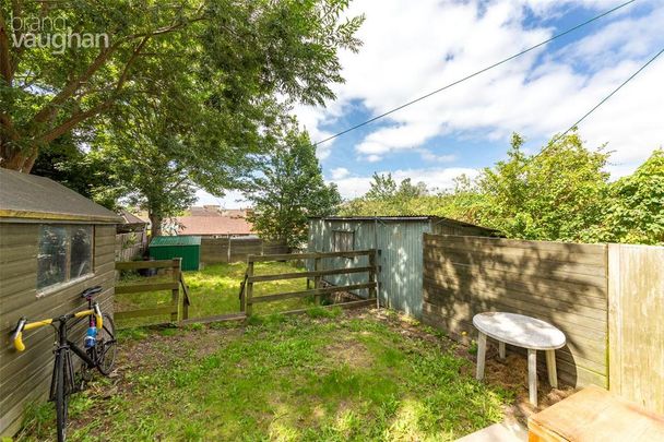 5 bedroom semi-detached house to rent - Photo 1