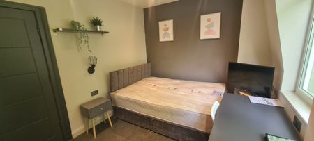 4 Bed - 404b Burley Road, Burley, Leeds - LS4 2SN - Student - Photo 3