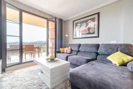 Apartment in Los Arqueros, Costa del Sol - Photo 2