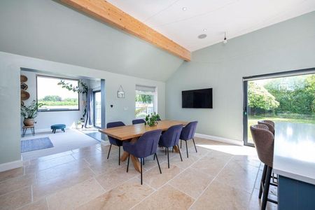 4 bedroom bungalow to rent - Photo 3
