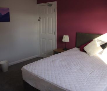 House share to rent - Photo 2