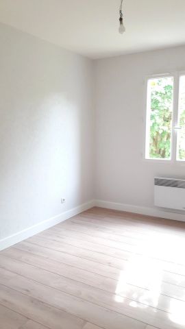 Location Maison 4 pièces 82m² LA ROCHELLE 17000 - Photo 2