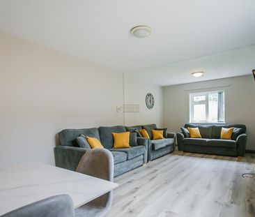 66 Tiverton Road - Photo 2