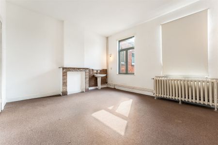 HANDELSPAND 111M2 MET WOONST 199M2 OP PERFECTE LOCATIE MET ENORME VISIBILITEIT! - Photo 2