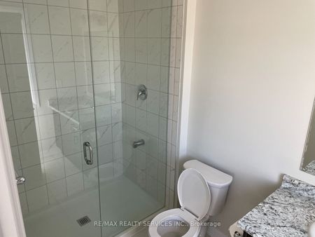 Townhouse For Lease | X8138492 - Photo 2