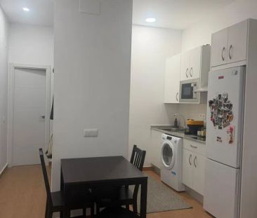 Alquiler de piso en Avenida Miraflores de los Ángeles - Photo 1