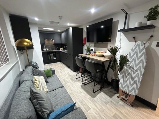 1 bedroom in a house share to rent - Photo 1