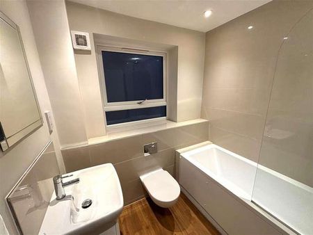 Salisbury Place, Gosport, PO12 - Photo 3