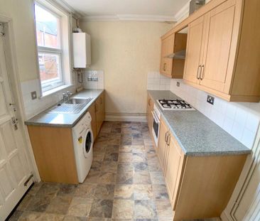 3 bedroom terraced house to rent - Photo 5