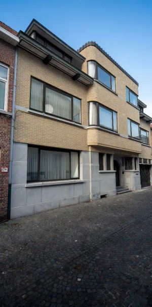 Luxe gelijkvloers appartement met tuin, 2 slaapkamers en autostaanplaats - Foto 1