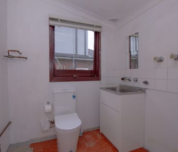 Charming Family Home in Toongabbie - Photo 5