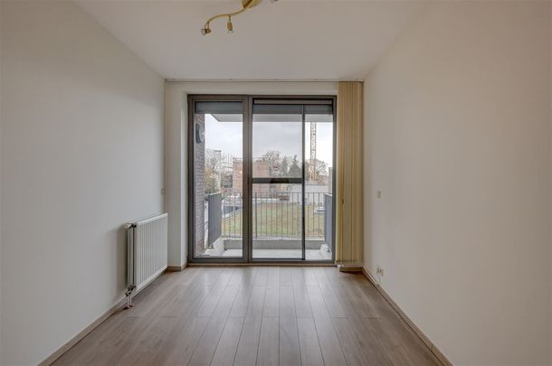 Prachtig appartement met twee slaapkamers en terras te huur in centrum Wilrijk - Foto 1