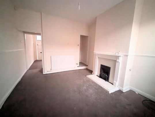 2 bedroom end of terrace house to rent - Photo 1
