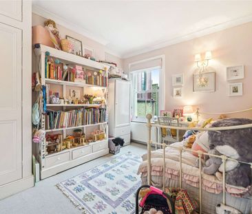 A charming five bedroom family home close to Battersea Park. - Photo 5