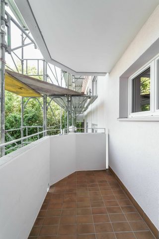"helle, moderne Wohnung am Schloss Binningen" - Photo 4