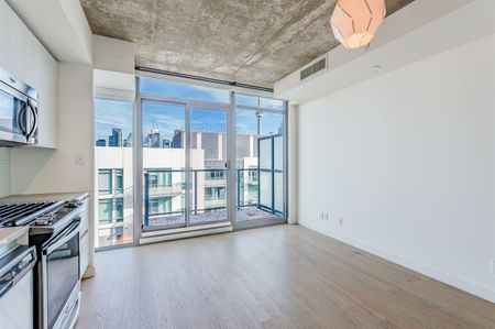 For Lease - 111 Bathurst Street Unit# 1610, Toronto, Ontario - Photo 2