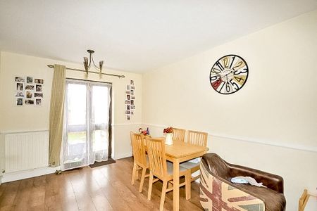 St Andrews Meadow, CM18, Harlow - Photo 2