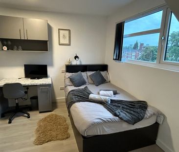 Studio Flat, Humphrey Road, M16 - Photo 3